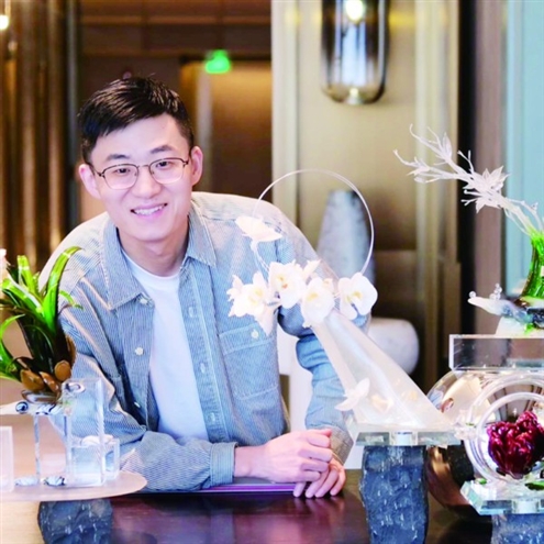 崔久祥,现在的身份是一名糖艺师